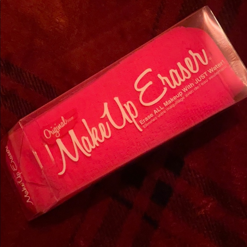 BNIB Makeup Eraser